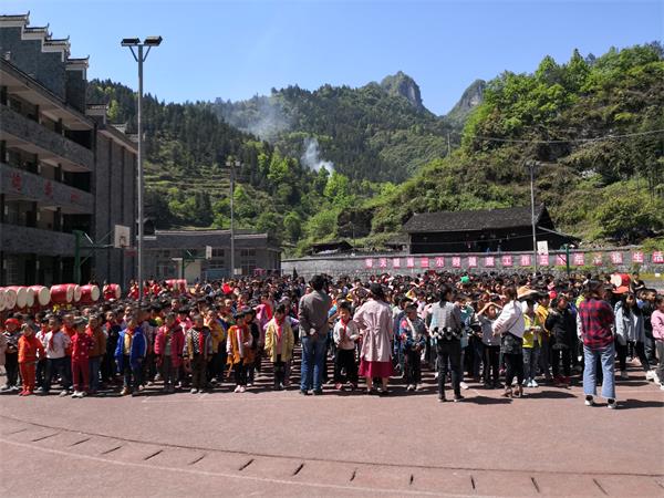 華瑞牧業(yè) 華瑞牧業(yè)